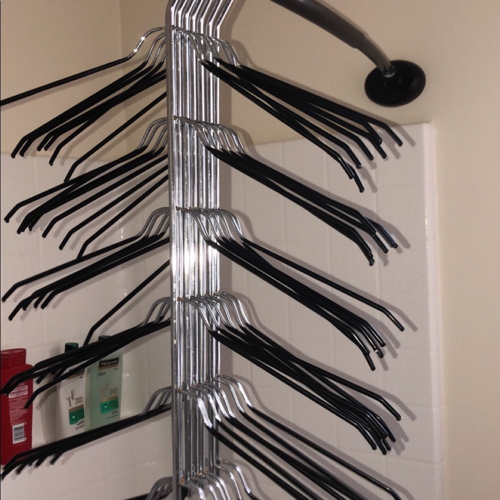 Stackable metal hangers - Picture 2 of 3